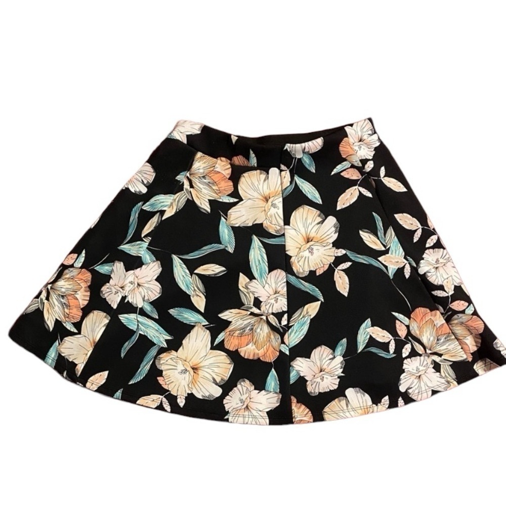 Women mini decree skirts - Picture 2 of 3